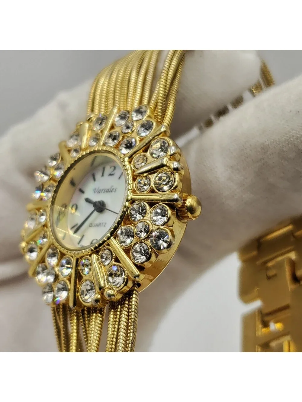 Varsale Rhinestone Gold Tone Flower Womens Watch 30mm New Battery